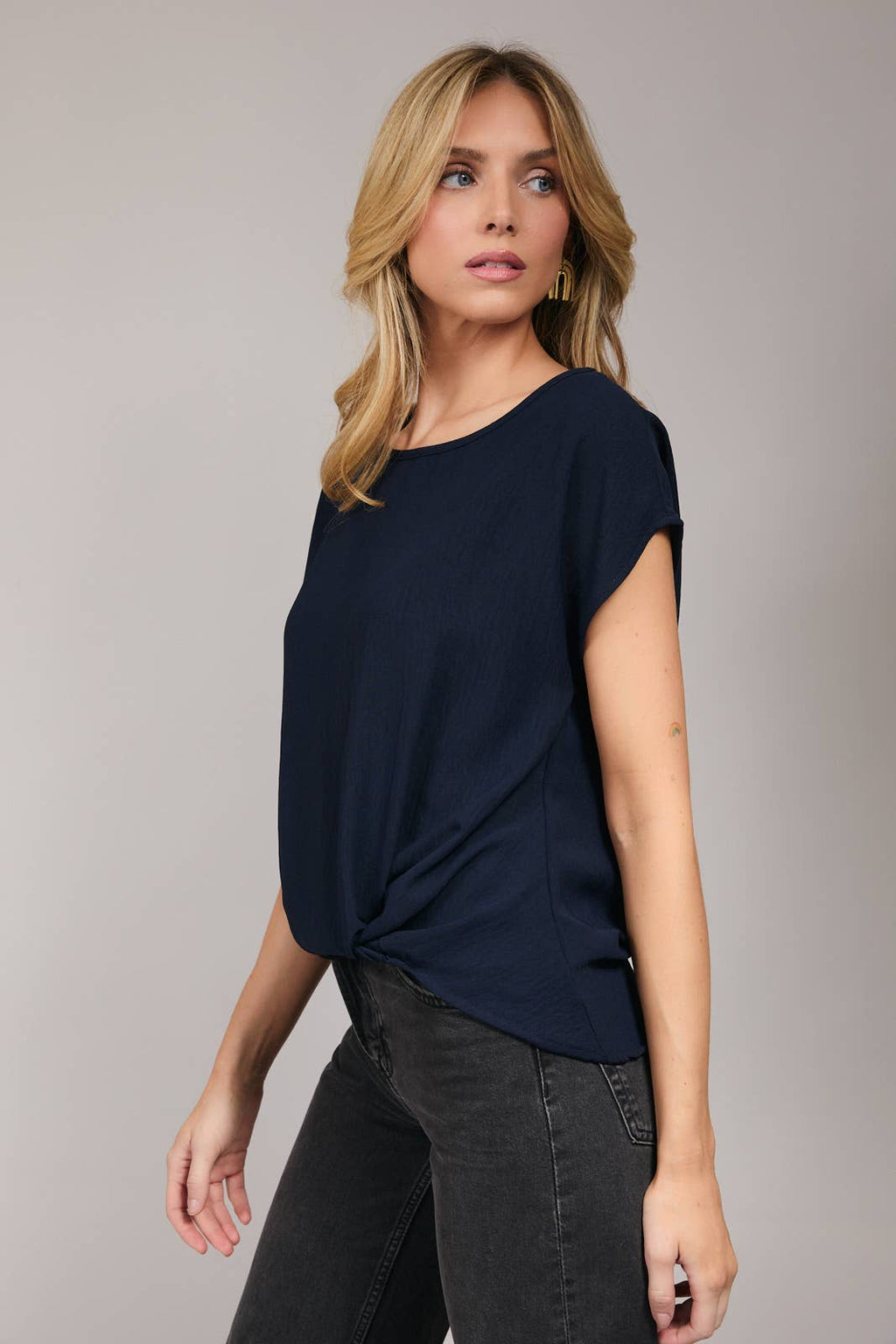 SOLID WOVEN TEE WITH FRONT KNOT DETAIL